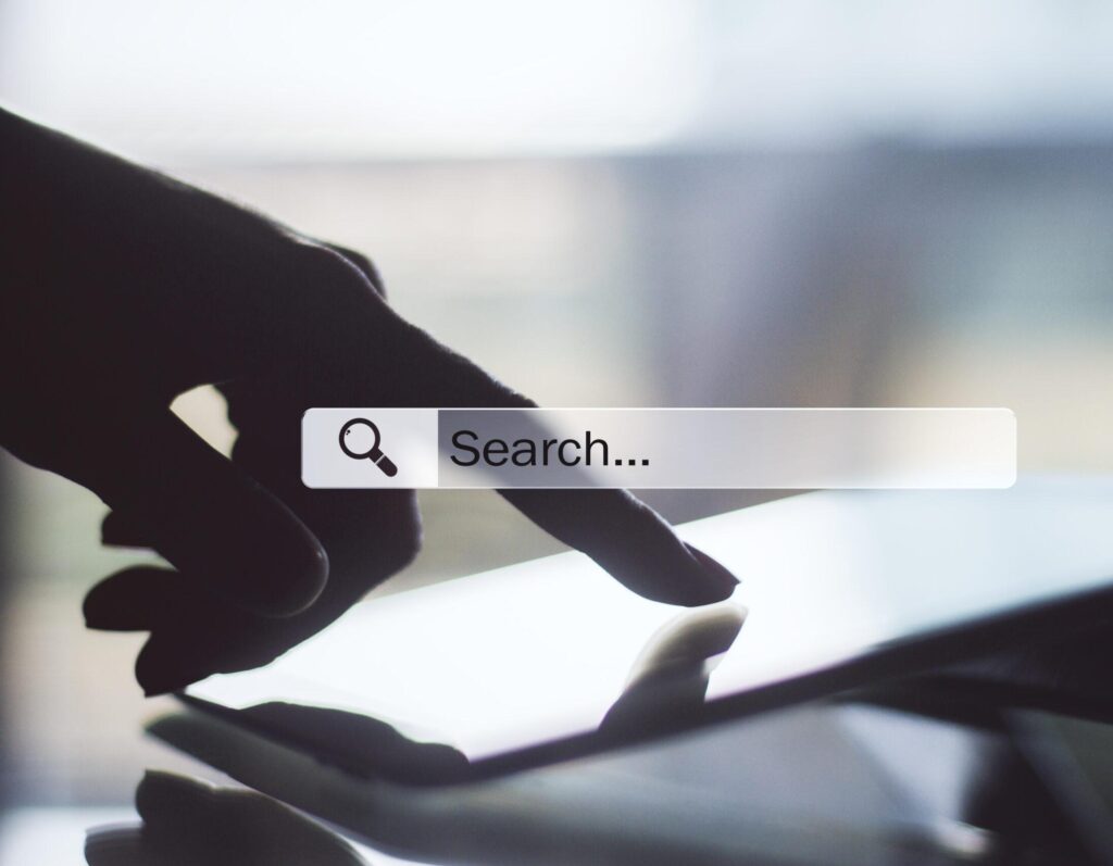 Ondernemer zoekt op Google naar website laten maken